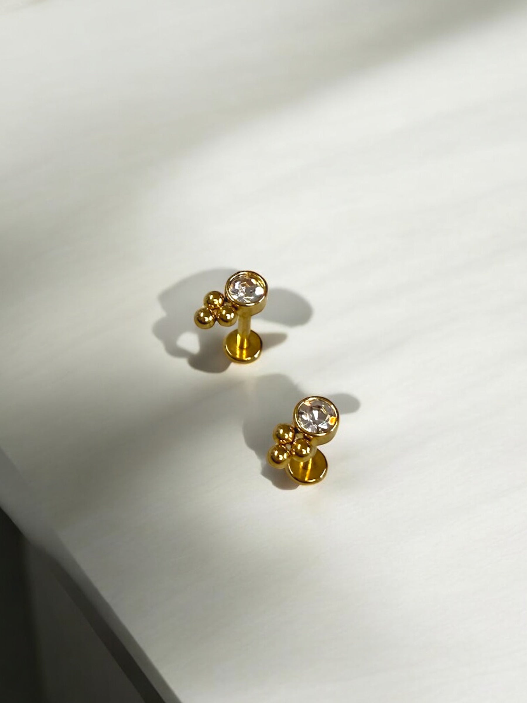 SHINE POINTS PIERCING